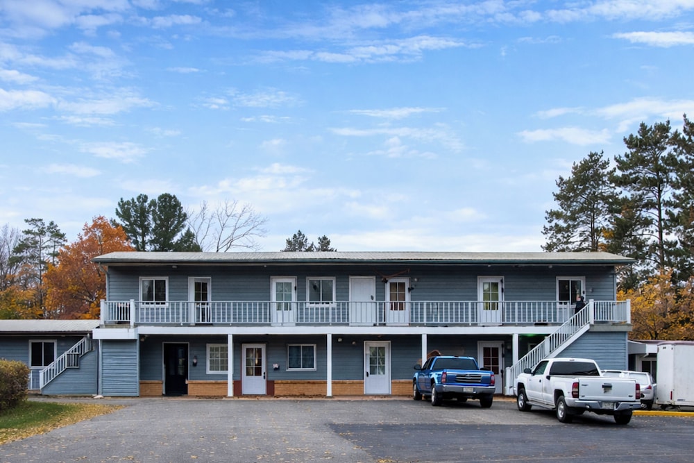 Economy Inn Cadillac MI by Hotel O — hotel in Cadillac