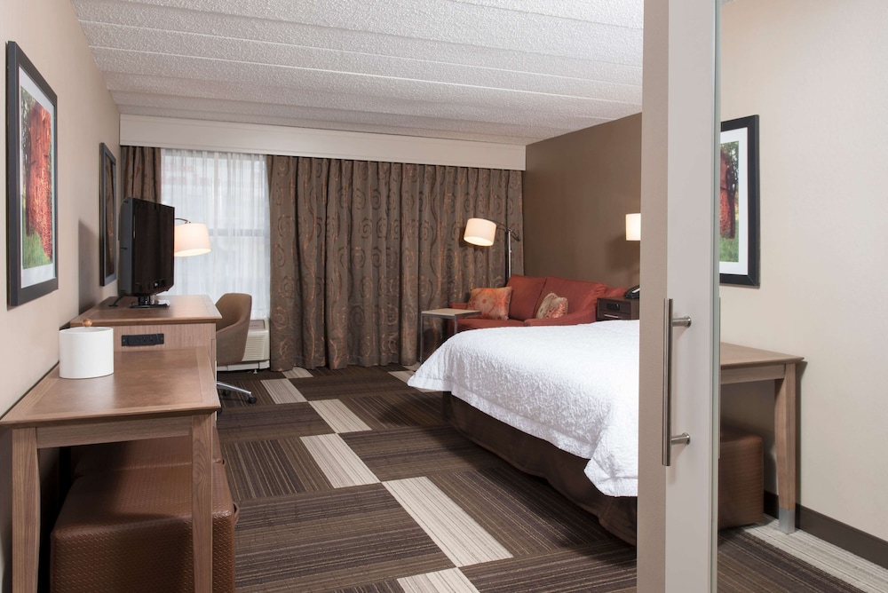 Hampton Inn Columbus Taylorsville Edinburgh - photo 11