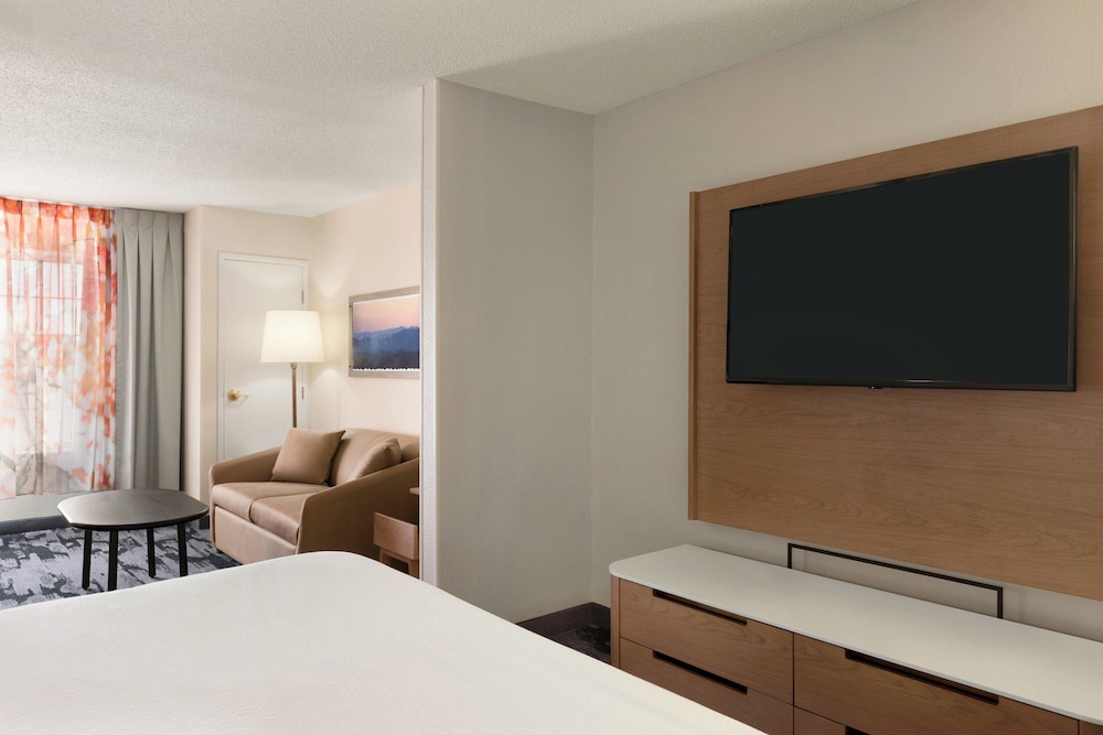 Fairfield Inn and Suites by Marriott Wheeling St Clairsville - photo 8