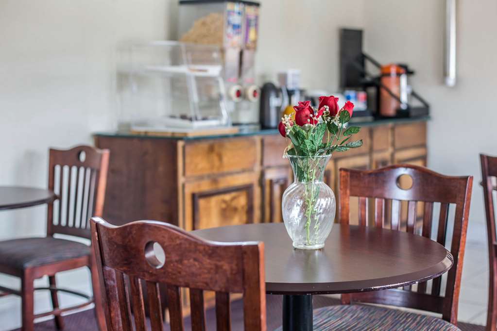 Rodeway Inn Marietta near Dobbins ARB - photo 25