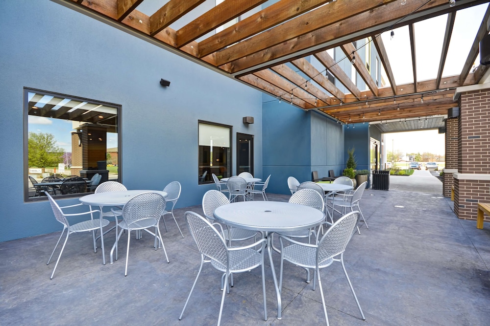 Home2 Suites by Hilton Evansville - photo 31