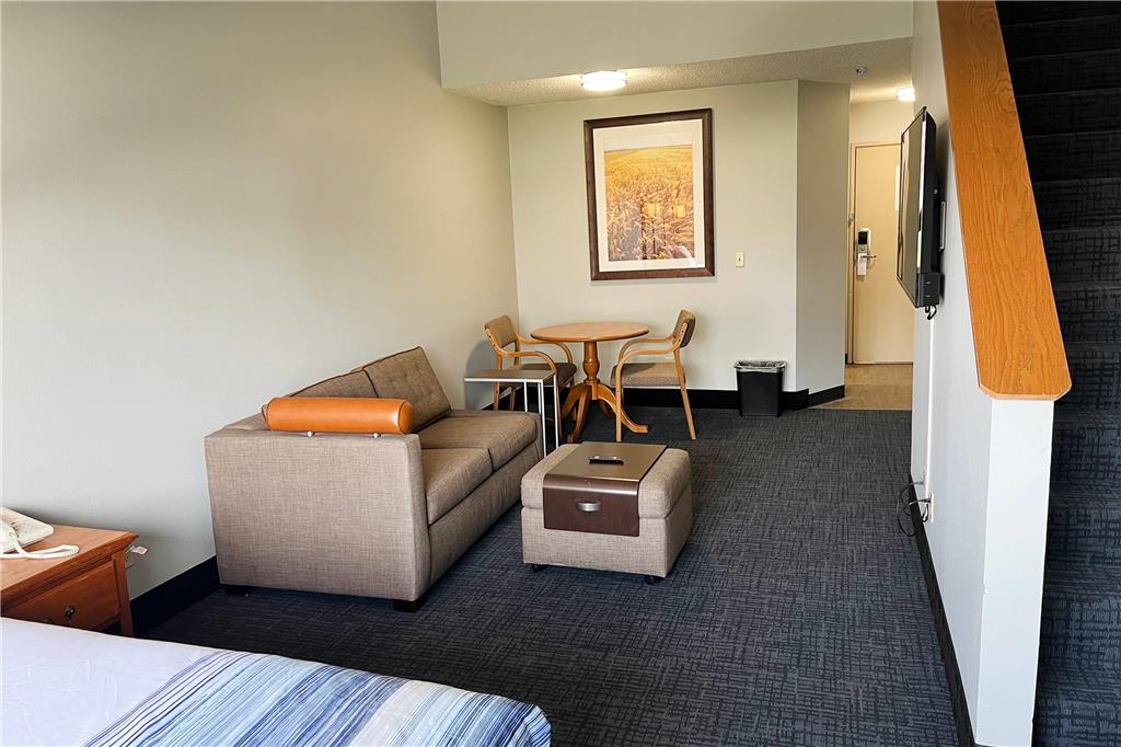 Days Inn & Suites by Wyndham Williamsburg IA North - photo 22