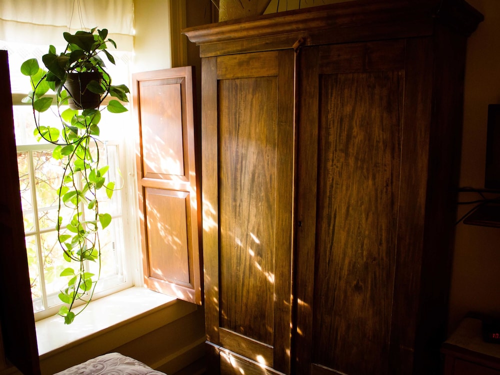 The Stagecoach Inn Bed & Breakfast and Five20 Social Stop - photo 18