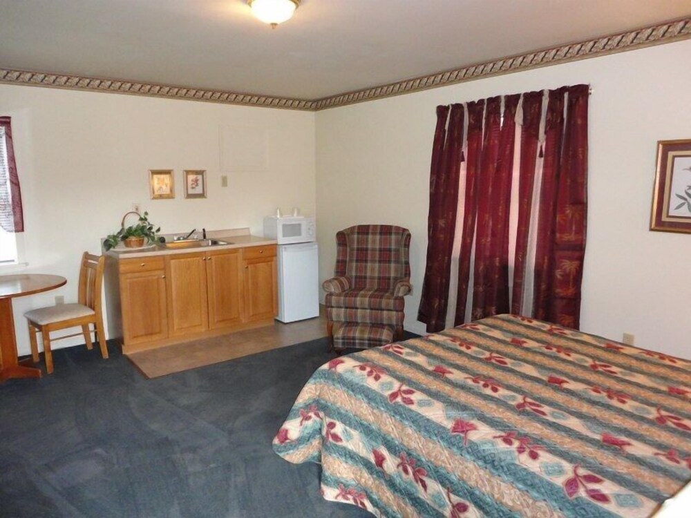 Theater Motel - photo 7