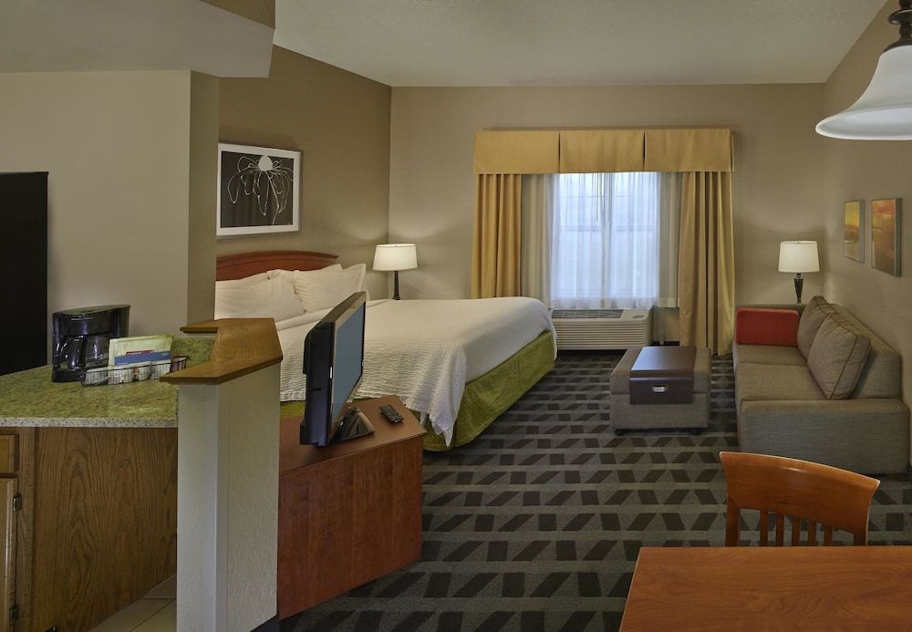 TownePlace Suites by Marriott St. Petersburg Clearwater - photo 7