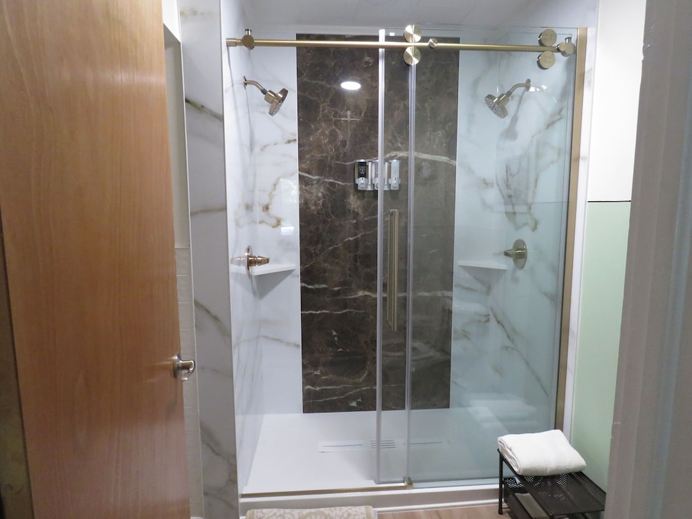 Tall Pines Inn - photo 134