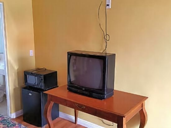 Slumber Motel - photo 11