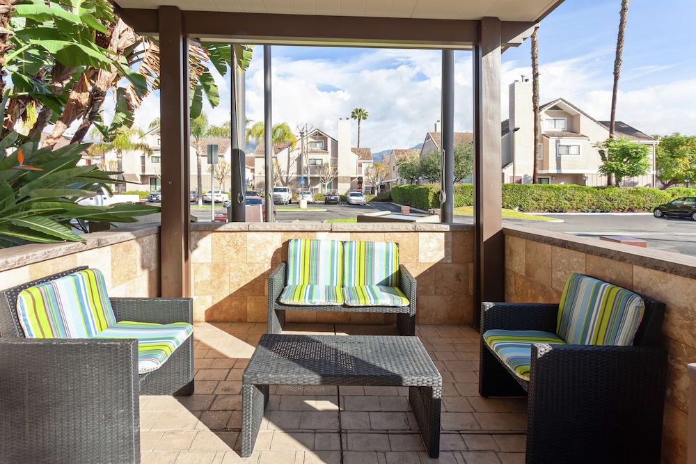 Hampton Inn Los Angeles Arcadia Pasadena - photo 23