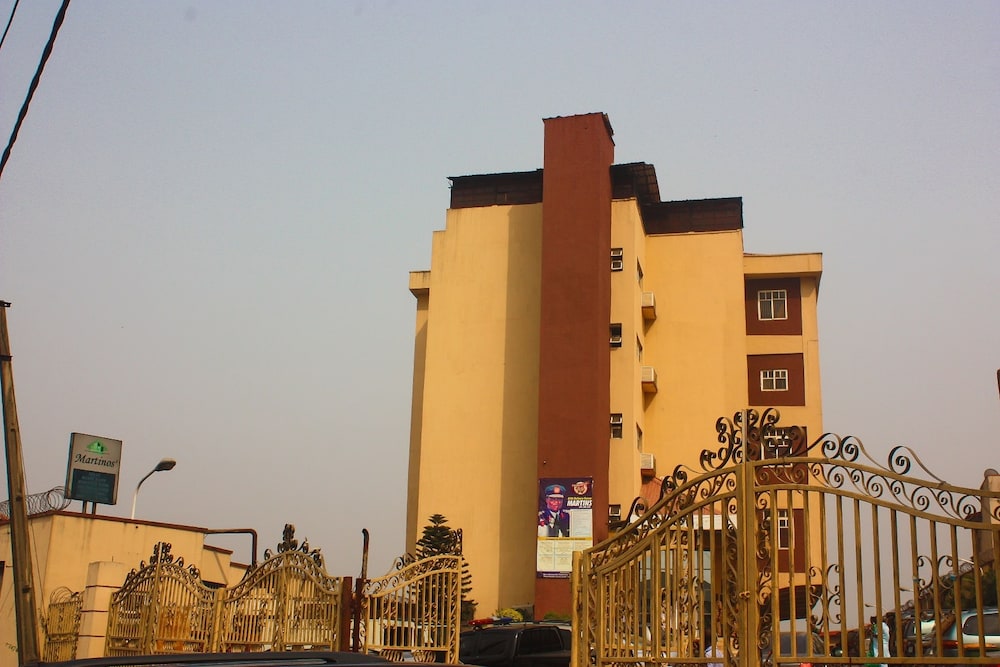 Martinos Hotel - last minute hotel in Lagos