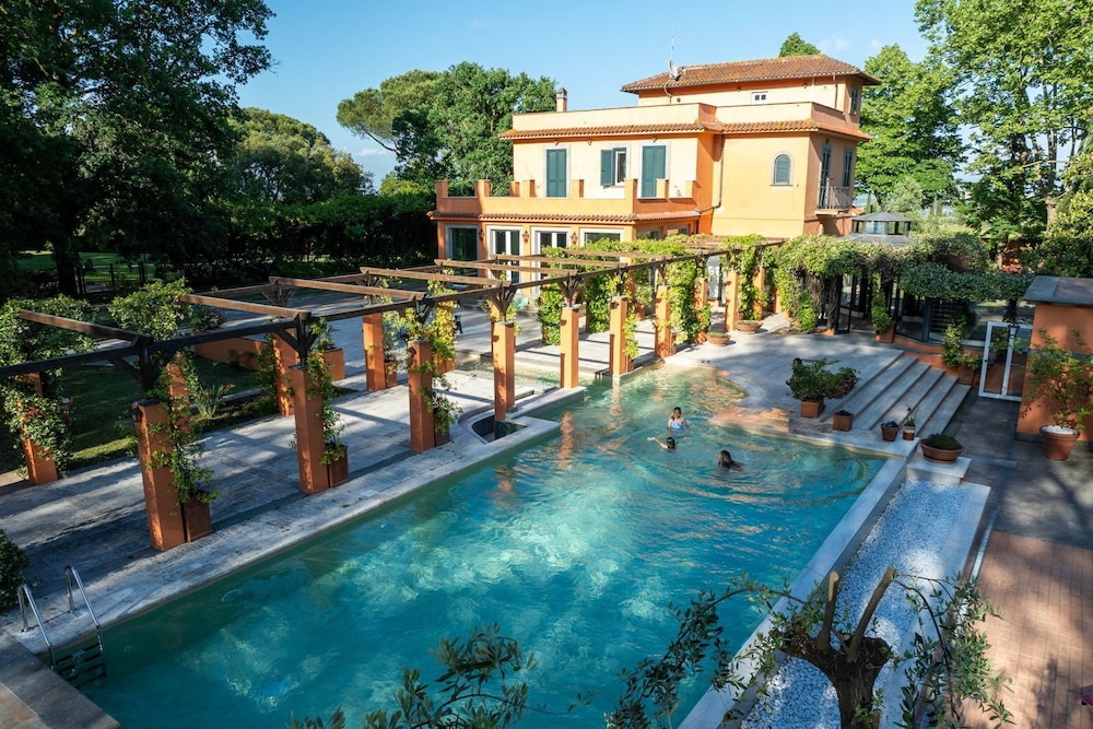 Hero’s Garden Relais