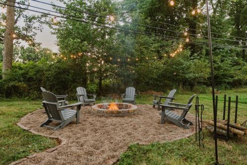 Family Hangout Spot Fenced Yard Fire Pit Games in New Albany, United States