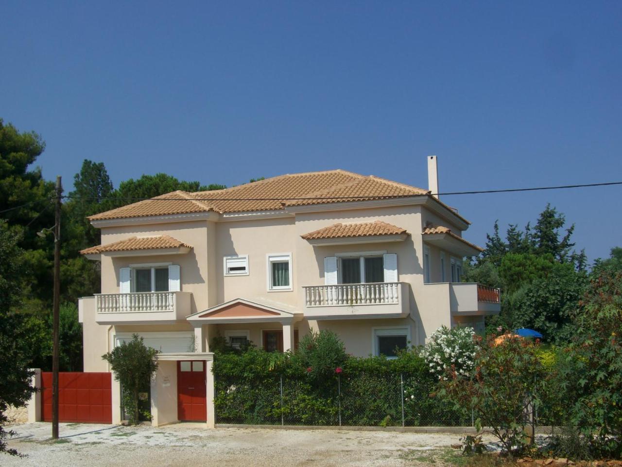 Villa Verde Apart Hotel in Nea Makri, Greece