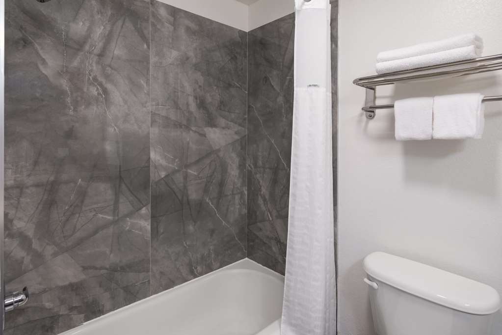Ramada by Wyndham Locust Grove - photo 21