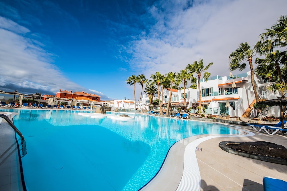 Bahia Calma Beach — 4-Star Luxury Hotel in Costa Calma, Spain