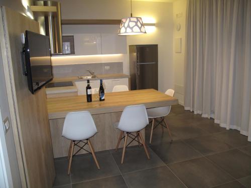 Appartamenti Tre Colline — 4-Star Luxury Hotel in Bardolino, Italy