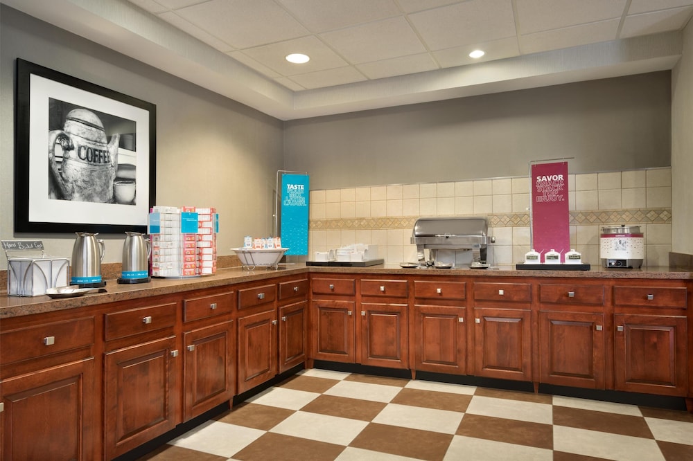 Hampton Inn & Suites Newport Middletown - photo 55