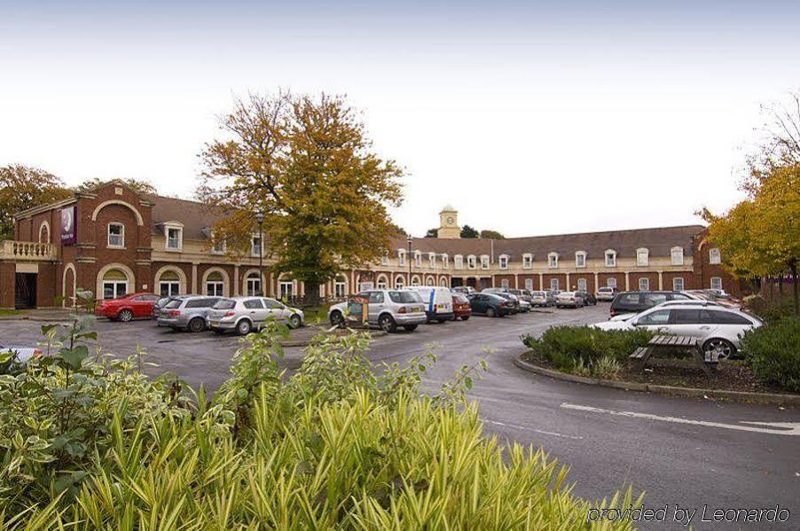 Premier Inn Manchester Trafford Centre South