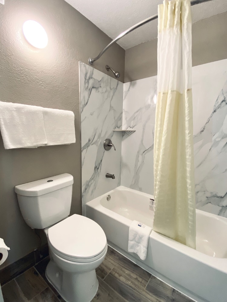 Motel6 North Little Rock AR - photo 32
