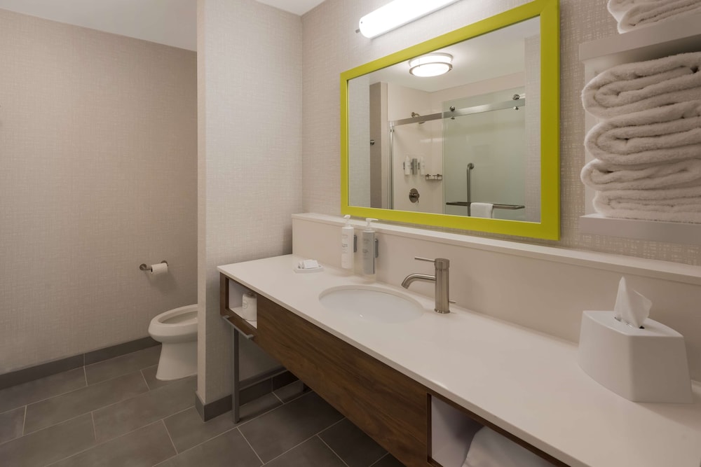 Hampton Inn & Suites Fredericksburg at Celebrate Virginia - photo 53