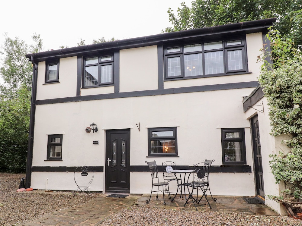 Mayfield Cottage — 4-Star Luxury Hotel in Blackpool, United Kingdom