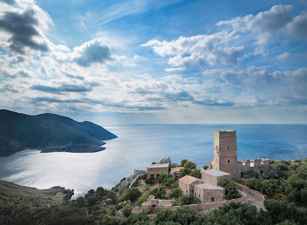 Tainaron Blue Retreat Unknown City