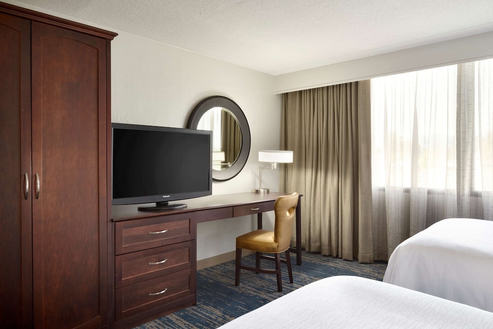 Embassy Suites by Hilton Columbus - photo 11