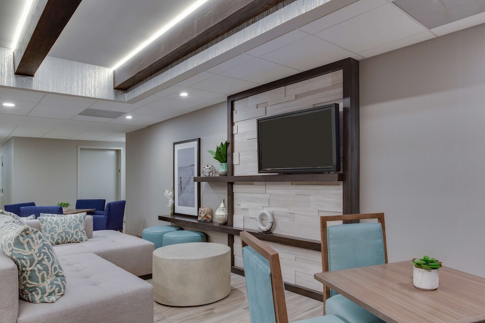 Hampton Inn North Myrtle Beach Harbourgate - photo 3