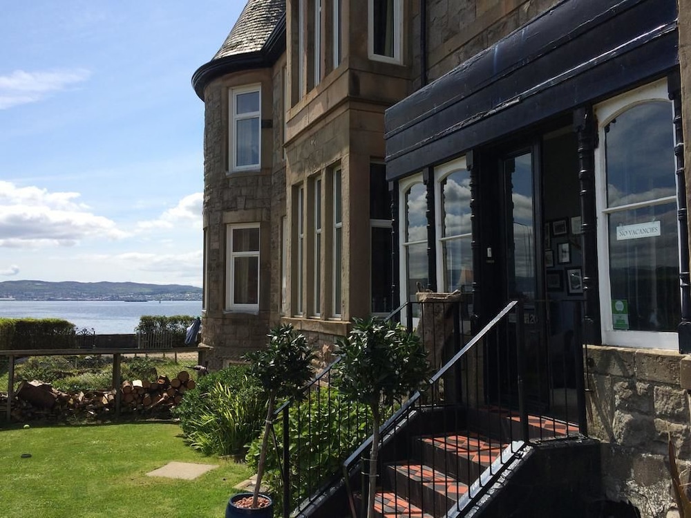 No.20 Boutique B&B — 4-Star Luxury Hotel in Helensburgh, United Kingdom
