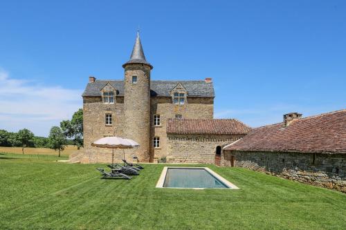 Chateau de Cambayrac résidence exceptionnelle pour 12 personnes — hotel in Castanet-Tolosan