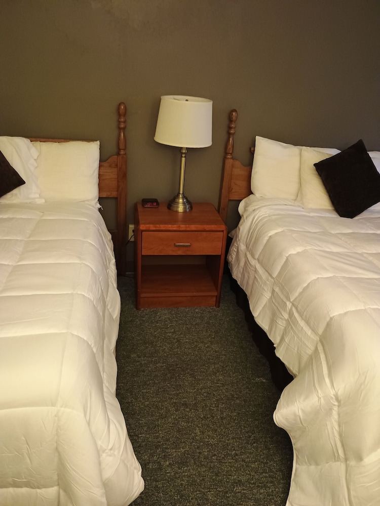 Landmark Motel - photo 10