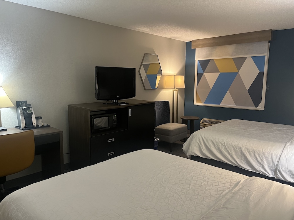 Holiday Inn Express Hotel & Suites St. Paul Woodbury by IHG - photo 18