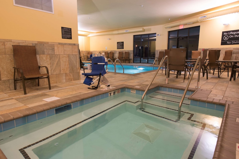 Hampton Inn & Suites Bismarck Northwest - photo 21