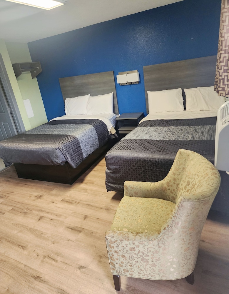 Plaza Motel - photo 8