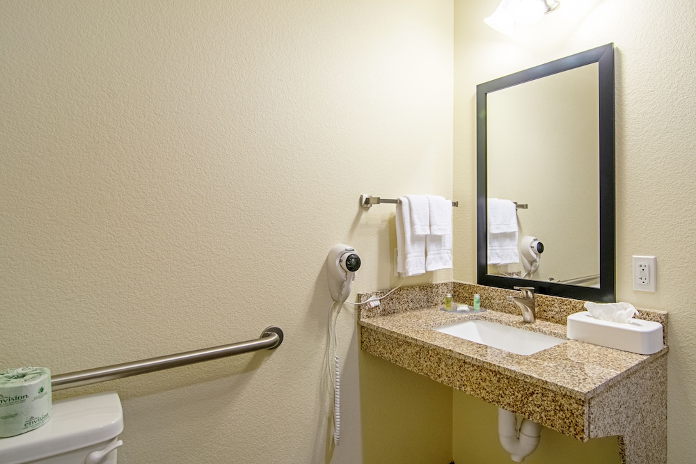 Cobblestone Inn & Suites Vinton - photo 28