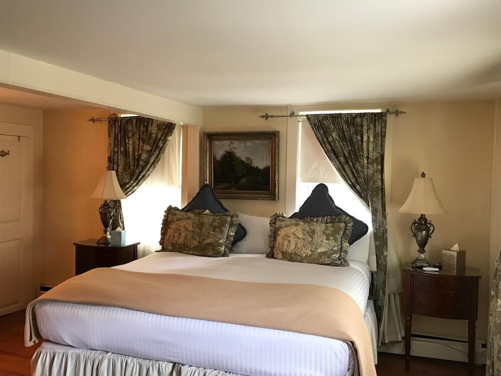Admiral Farragut Inn - photo 10