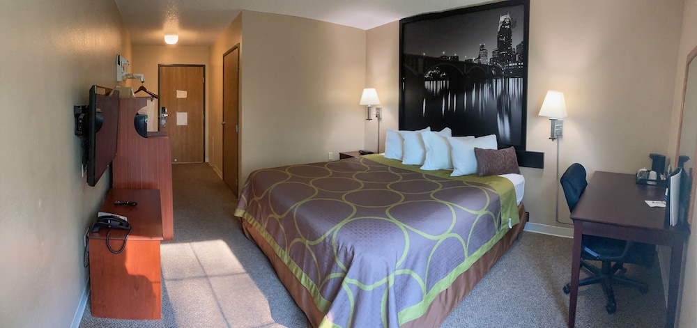Super 8 by Wyndham Chisago City - photo 17