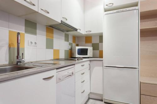 Nice apartment in Sants — 4-Star Luxury Hotel in Barcelona, Spain