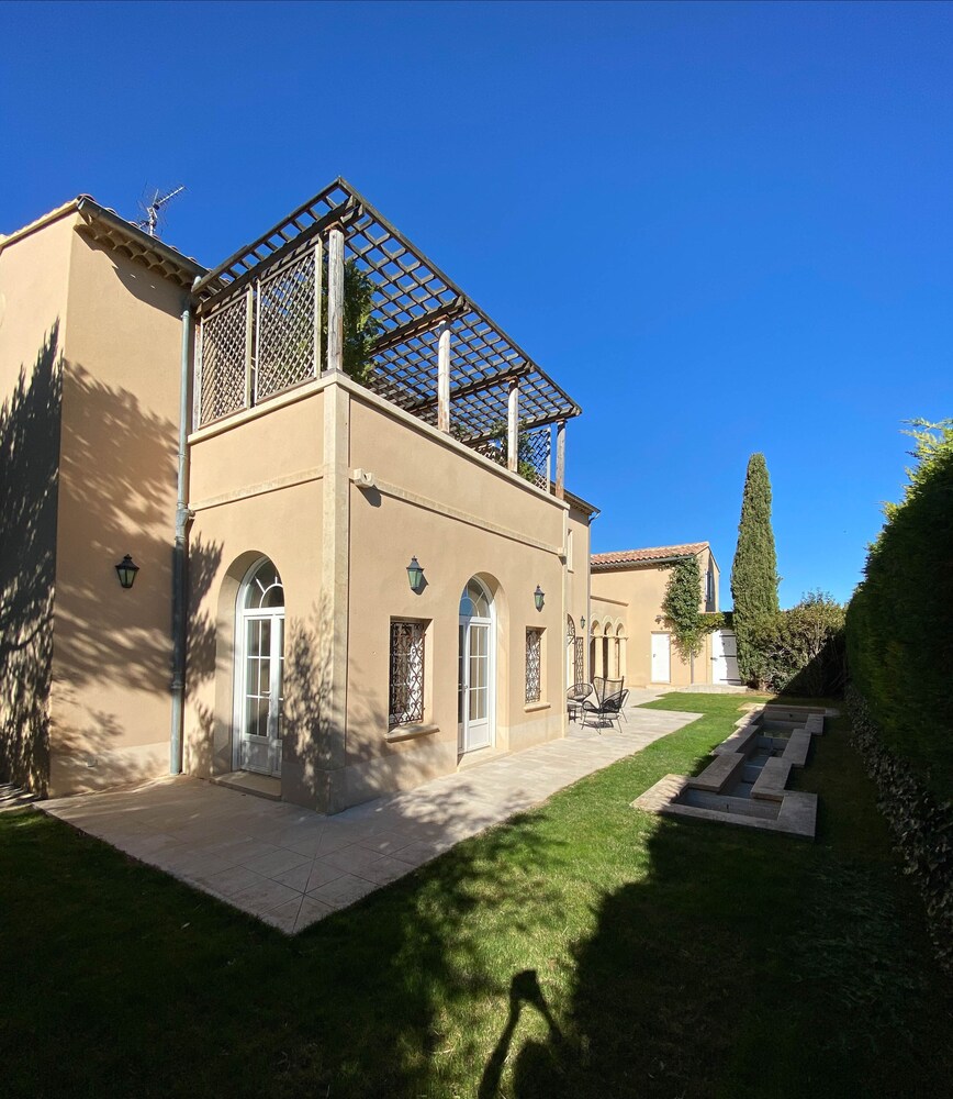 Hôtel Montmirail — hotel in Beaumes-De-Venise