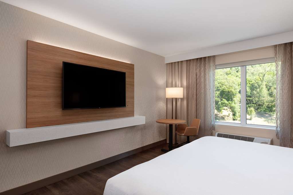 Wyndham Garden Redwood Valley Ukiah - photo 17