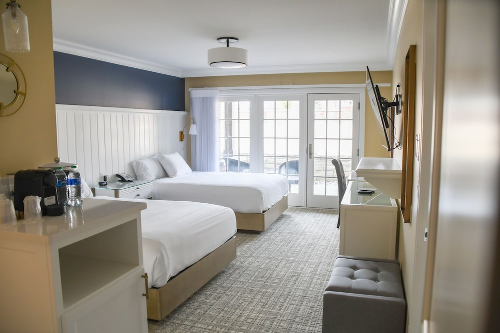 The St. Clair Inn - photo 34