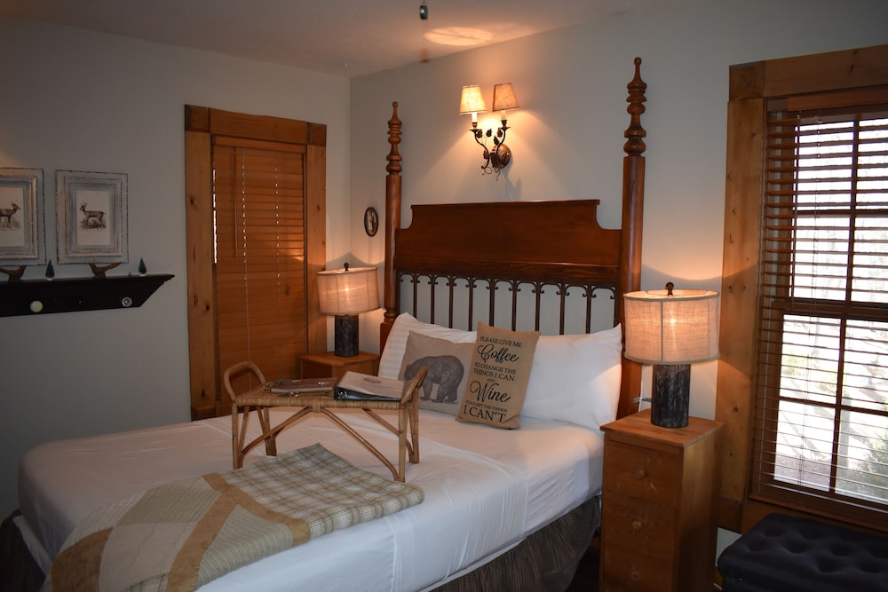 Bear Creek Lodge Cabin Resort - photo 18