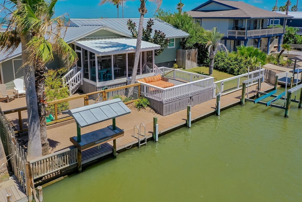 Sea esta by Miss Kitty s — 4-Star Luxury Hotel in Rockport, United States