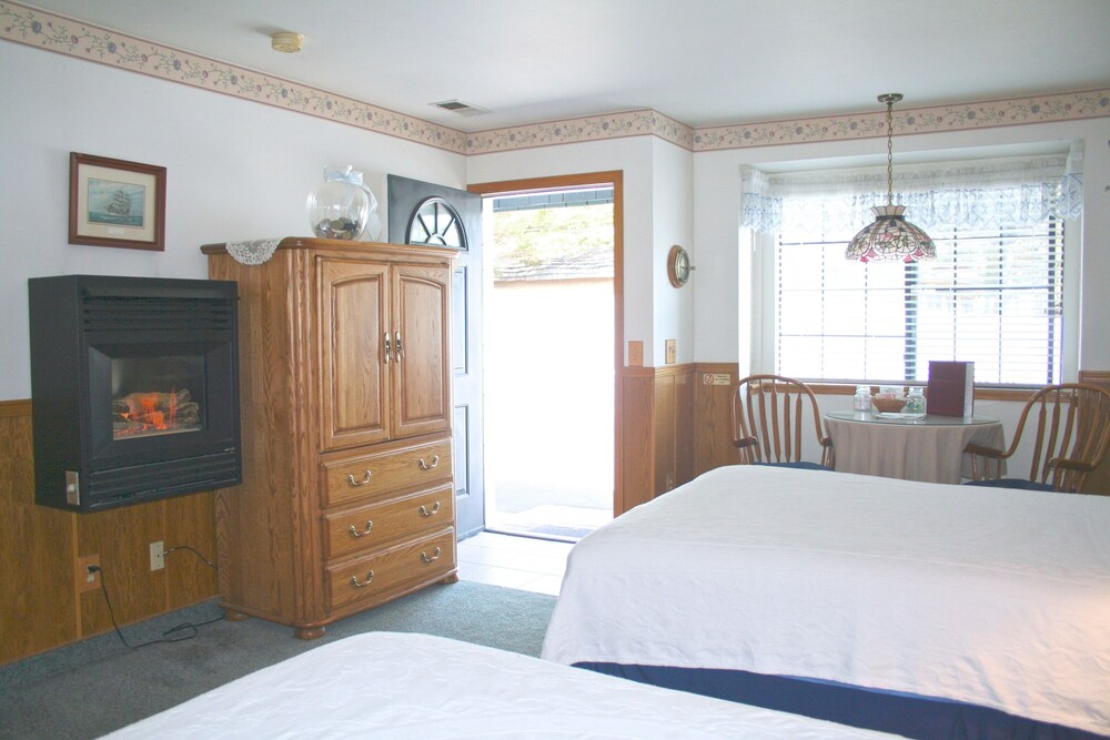 Captains Cove Inn - photo 11
