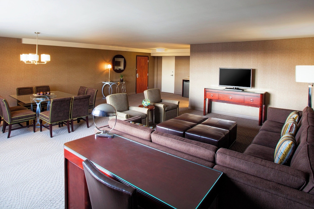 Sheraton Pittsburgh Airport Hotel - photo 13