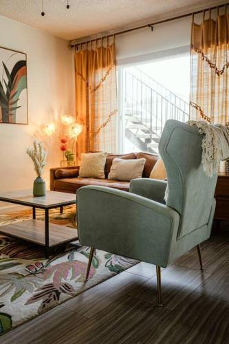 Steps to Beach & Close to Restaurants and Shops — 4-Star Luxury Hotel in Oceanside, United States