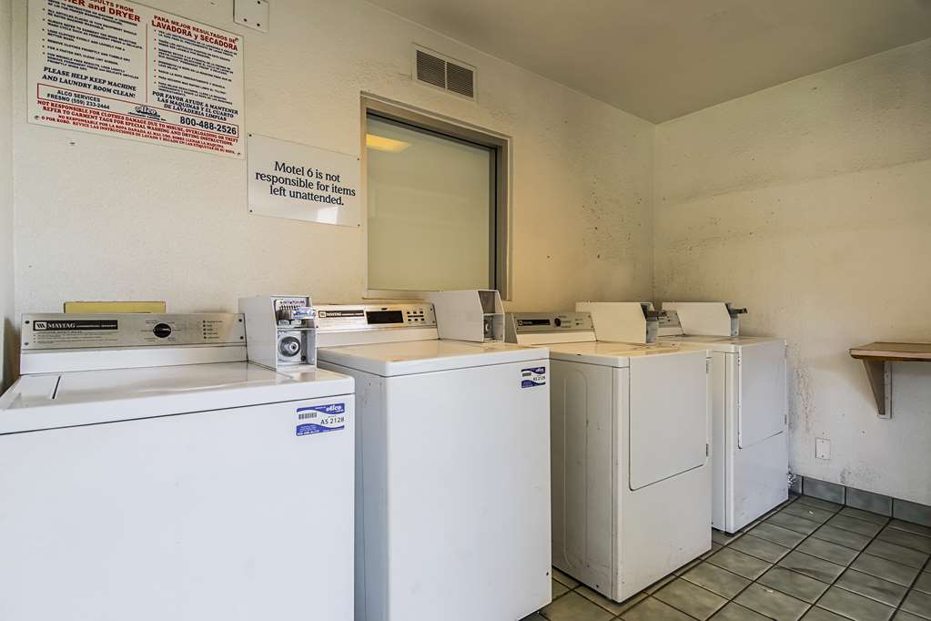 Motel 6 Bakersfield CA Airport - photo 30