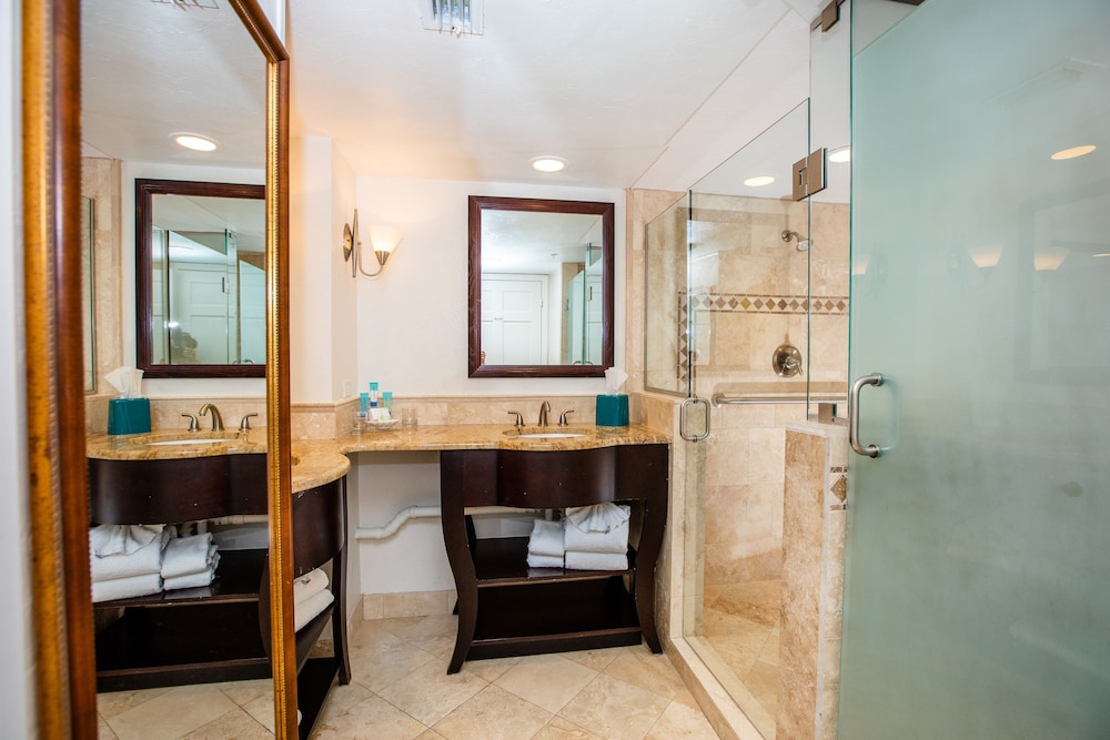 Tween Waters Island Resort & Spa - photo 41