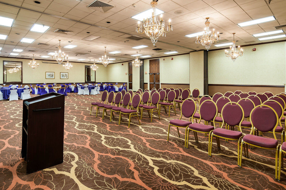 Clarion Inn & Suites By Hampton Convention Center - photo 28