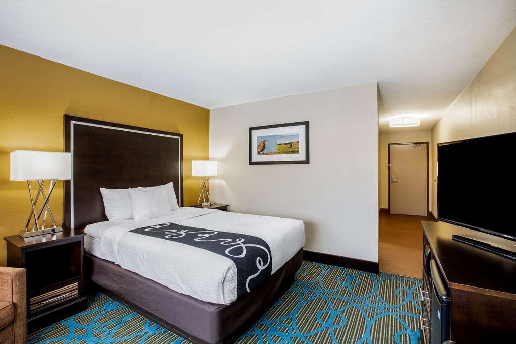 La Quinta Inn & Suites by Wyndham Emporia - photo 19