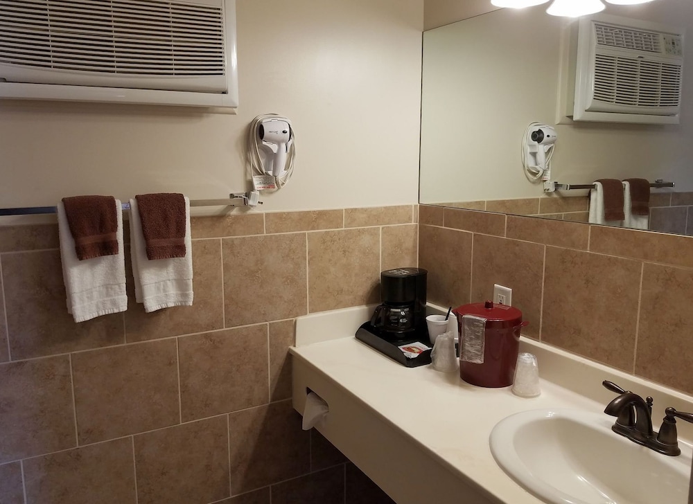 Aquarius Inn - photo 32